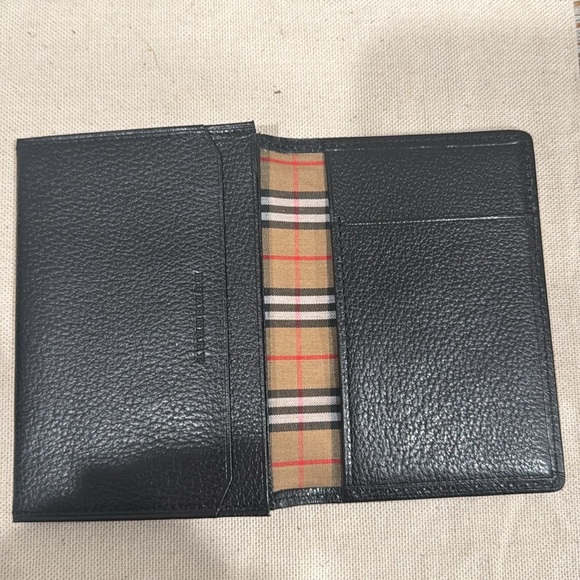 NWT Burberry Black Leather Wallet - Picture 3 of 8